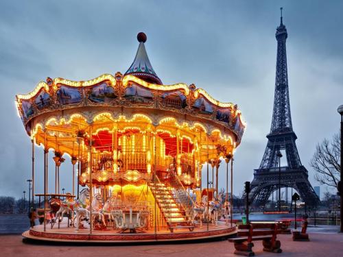 Venetian Carousel at Eiffel-Tower